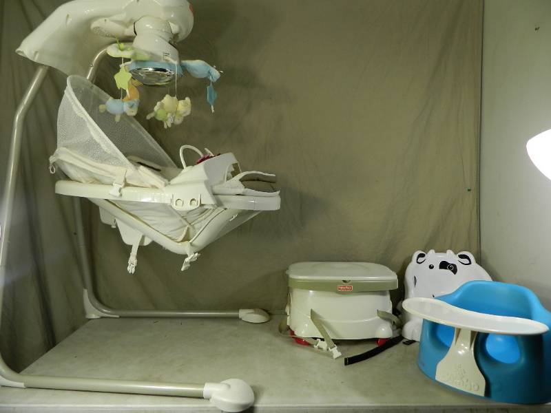 lot 184 image: Baby Items