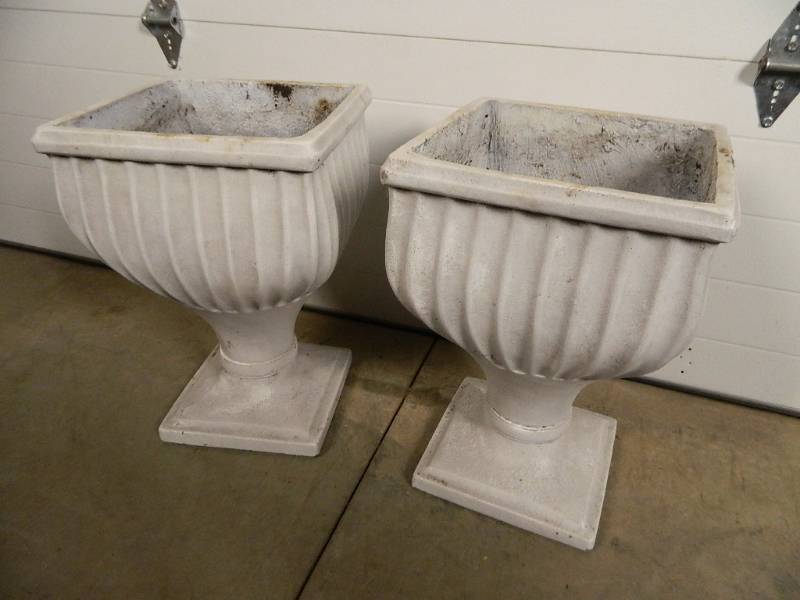 lot 85 image: Pair of Outdoor Planters  Flower Pots