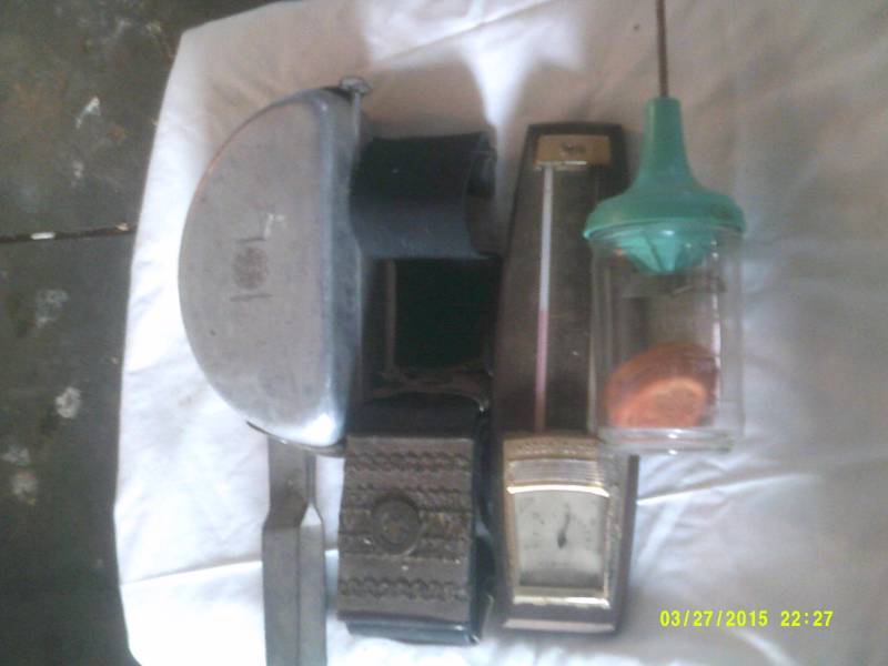 lot 55 image: VINTAGE AND ANTIQUE ITEMS