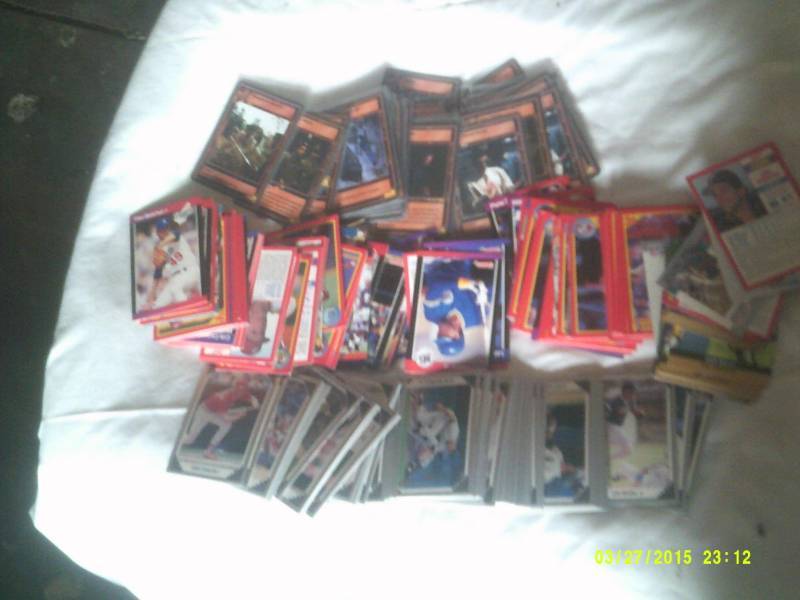 lot 59 image: COLLECTIBLE CARDS