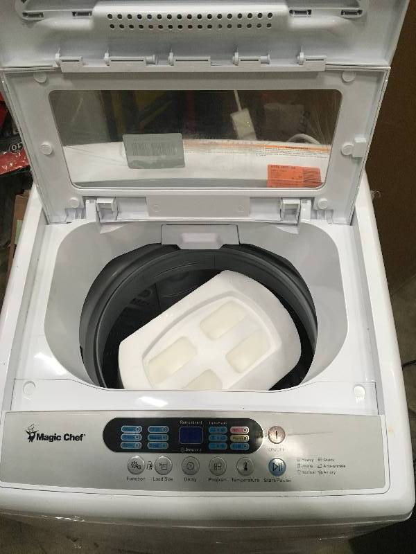 lot 71 image: MAGIC CHEF WASHER MACHINE PLEASE SEE PHOTOS DAMAGE in working conditions