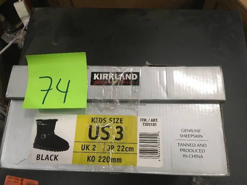 lot 74 image: Kirkland Signature Girls Shearling Buckle Boots with Studs (Black, 3) new