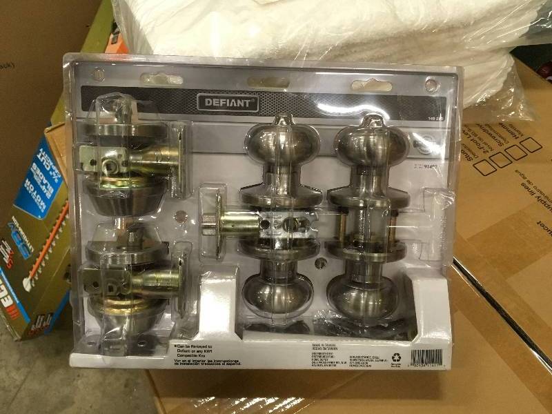 lot 100 image: Defiant Hartford Satin Nickel Single Cylinder Keyed Entry Project Pack in like new condition