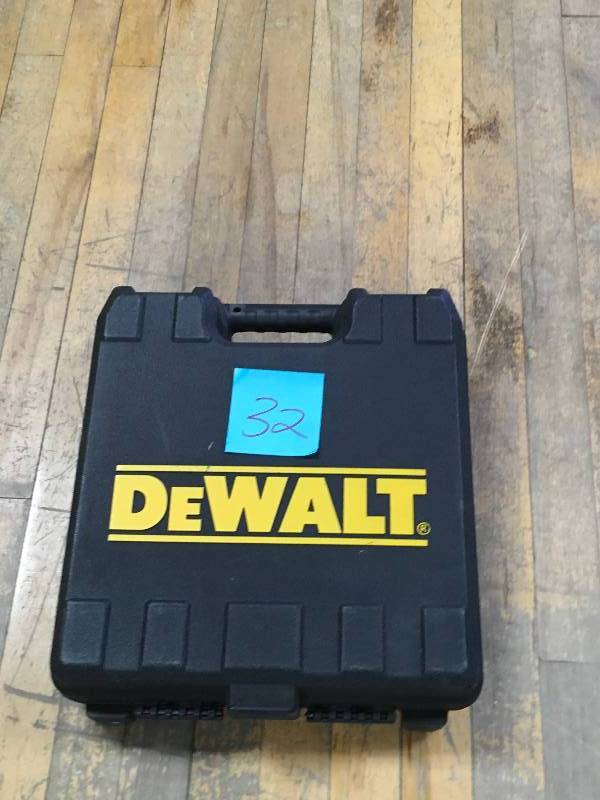 DEWALT Pneumatic 16-Gauge 2-12 in. Nailer in like new condition