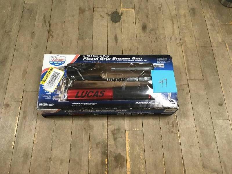 Lucas Heavy Duty Pistol Grip Aluminum Grease Gun Kit in like new condition