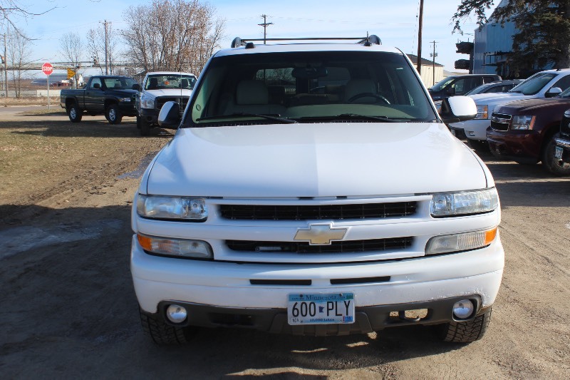 2004 Chevrolet Suburban 1500 Z71 4x4 - 2 Owner -