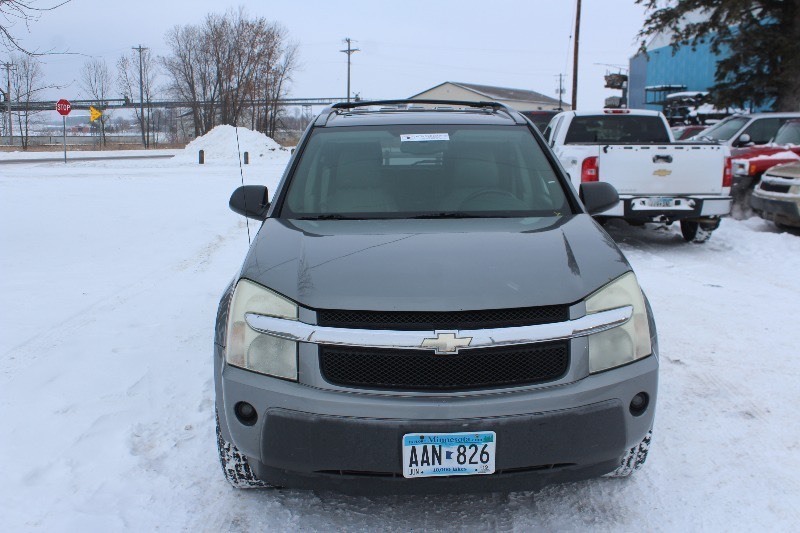 lot 3254 image: 2005 Chevrolet Equinox LT