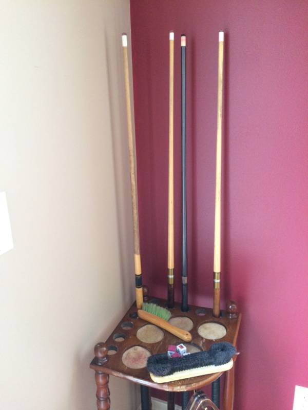 lot 2 image: VINTAGE WOOD POOL CUE RACK WITH EXPENSIVE BRAND NAME POOL CUES -MORE DETAILS TO COME...
