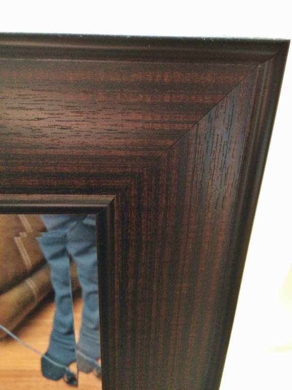 lot 5 image: LARGE DEEP BROWN WOOD GRAIN EXPENSIVE BEVELED GLASS DECORATIVE MIRROR - EXCELLENT CONDITION