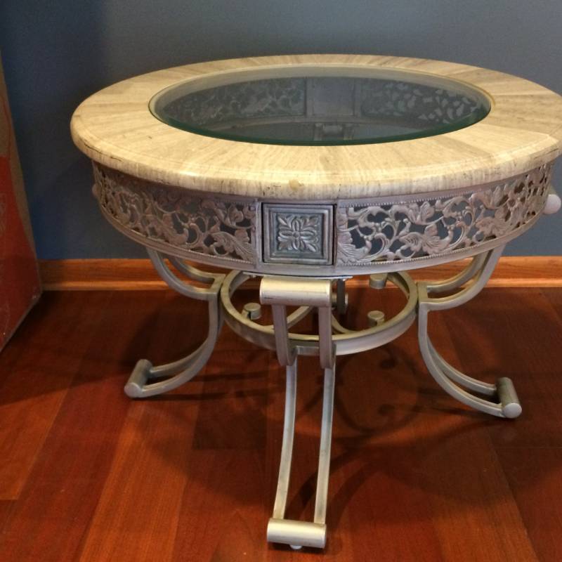 lot 15 image: BEAUTIFUL MARBLE IRON & GLASS TOP ROUND LARGE END LAMP SIDE TABLE - EXCELLENT CONDITION