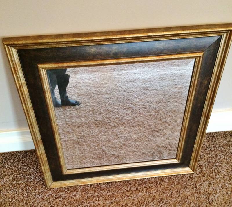 lot 24 image: BEAUTIFUL BURNISH GOLD LEAF BEVELED SQUARE WALL MIRROR - EXCELLENT CONDITION