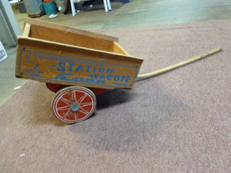lot 13 image: Vintage Toy