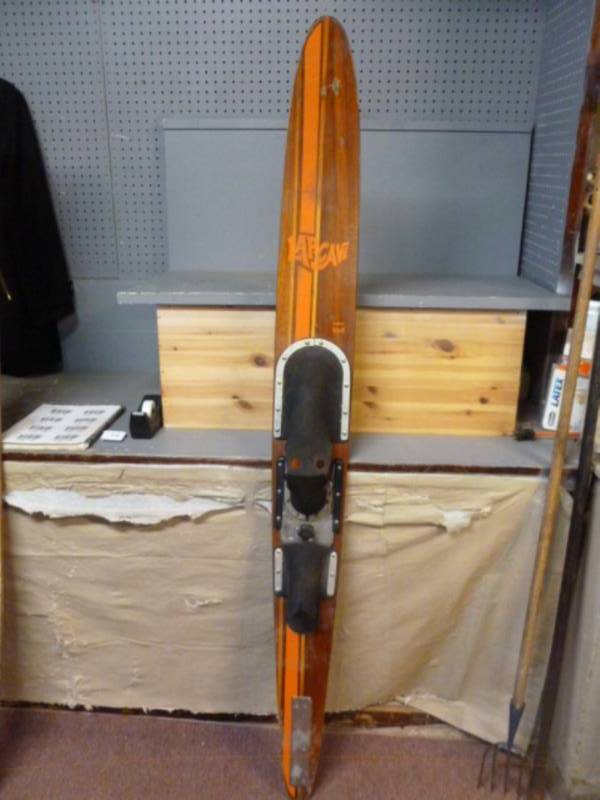 lot 14 image: Vintage Wooden Ski