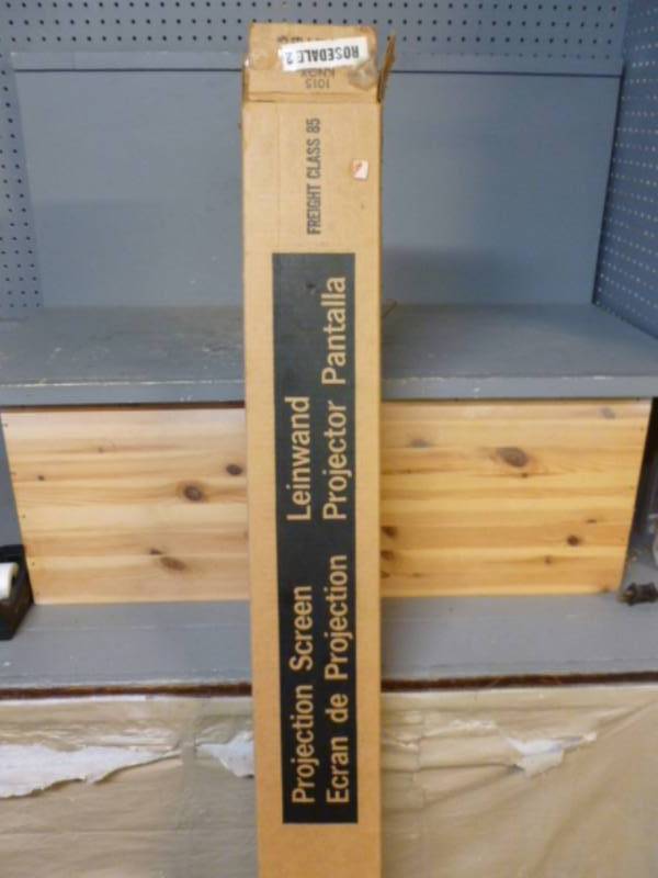 lot 20 image: Projection Screen