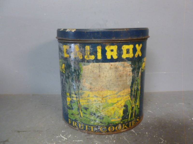 lot 28 image: Vintage Metal Container