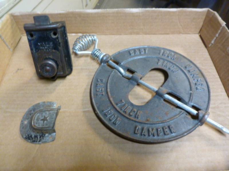 lot 30 image: Vintage Items