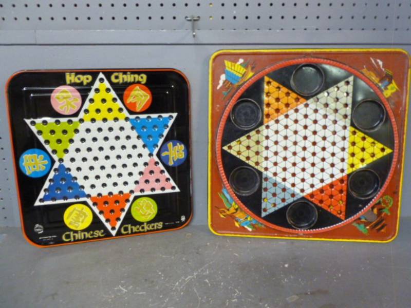 lot 50 image: Vintage Chinese Checkers