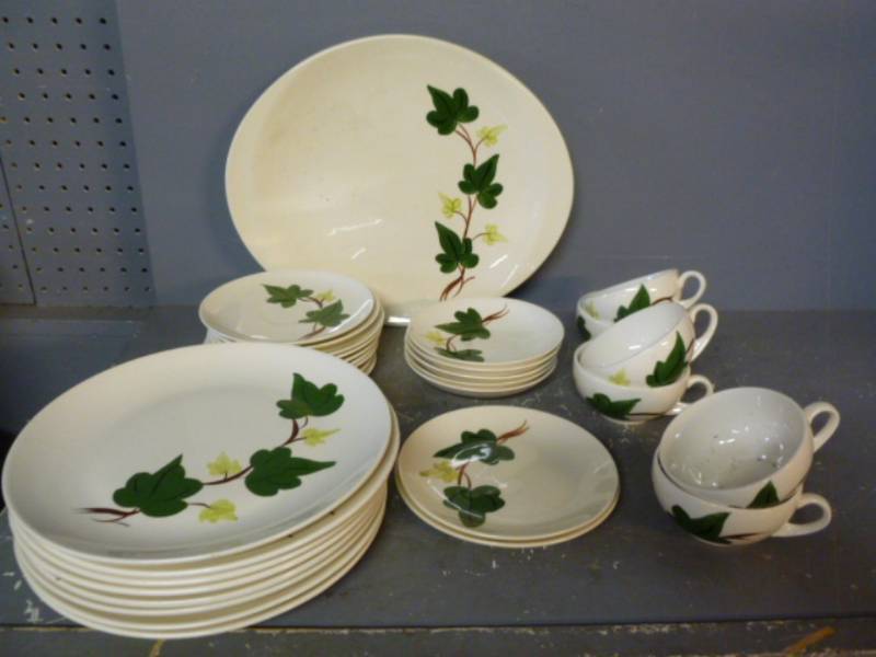 lot 52 image: Vintage Blue Ridge Southern Pottery