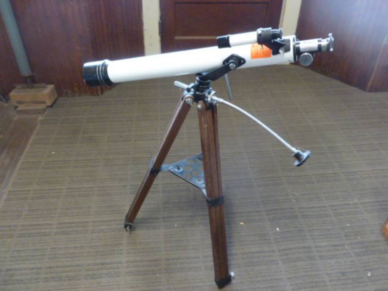lot 70 image: Telescope
