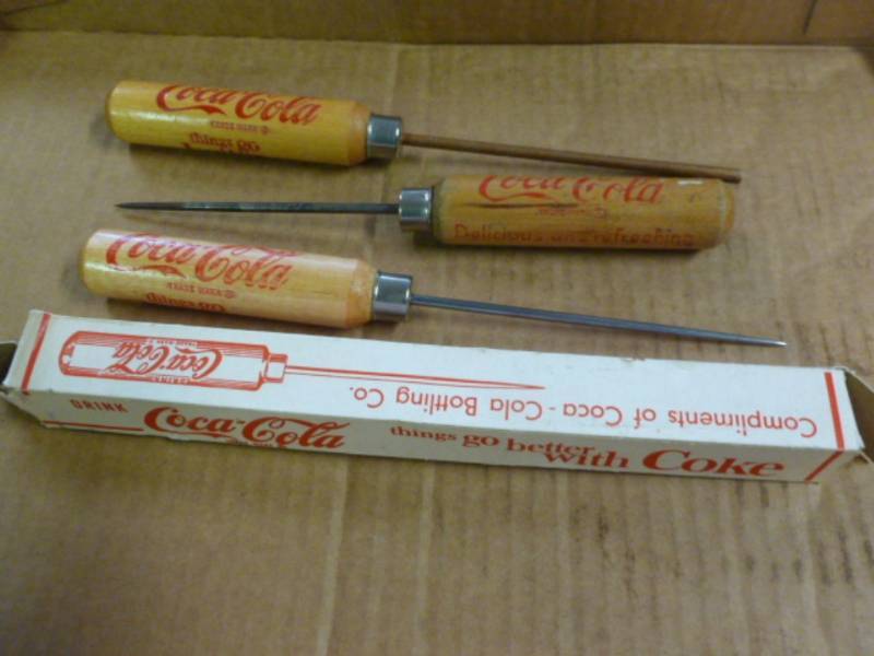 lot 86 image: Coca-Cola Collectible
