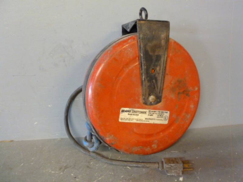 lot 146 image: Retractable Power Cord