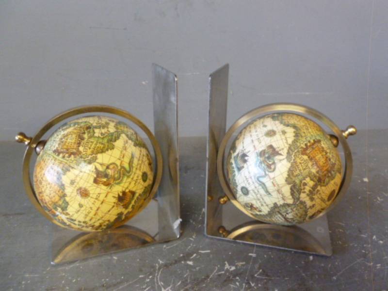 lot 170 image: Bookends