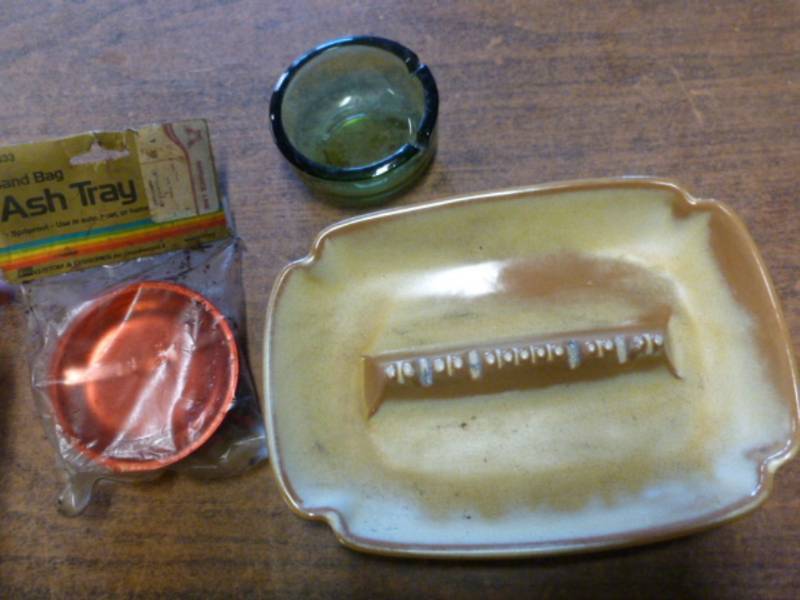 lot 184 image: Ashtrays