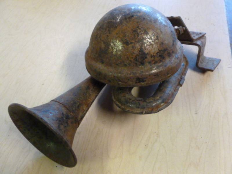 lot 190 image: Vintage Truck Horn