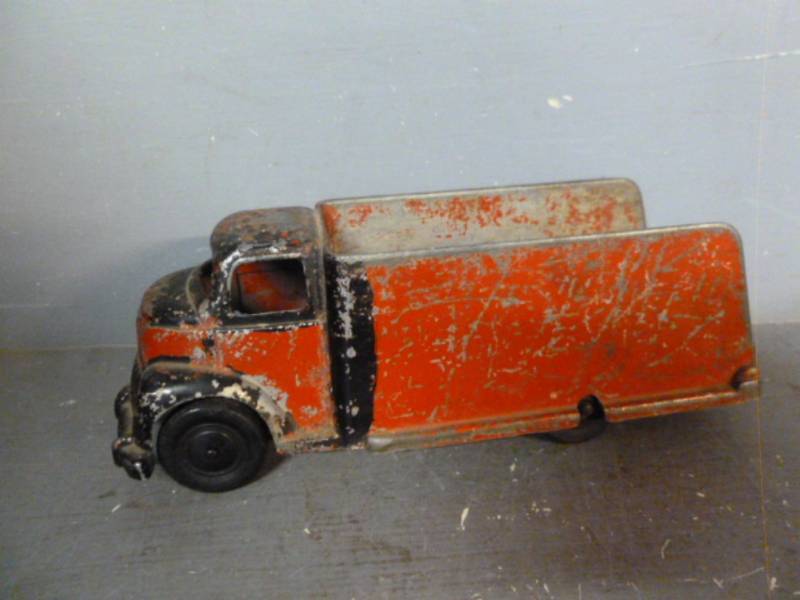 lot 197 image: Vintage Toy Truck