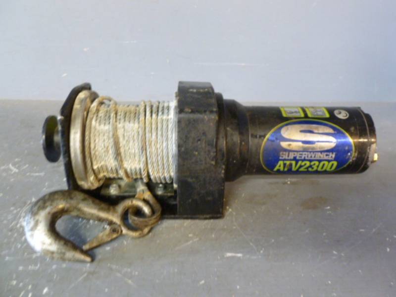 lot 207 image: 12 Volt Winch