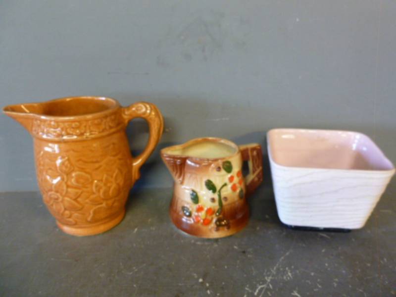 lot 219 image: Vintage Shawnee
