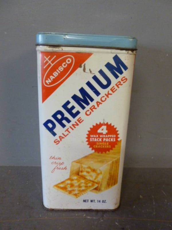 lot 224 image: Vintage Metal Container