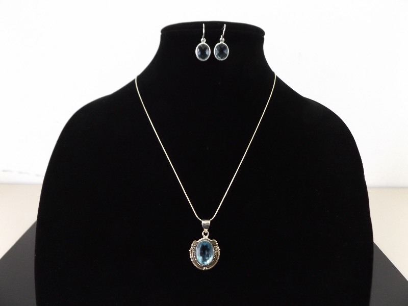 lot 18 image: .925 Sterling Silver Blue Topaz NecklacePendant and Earring Set