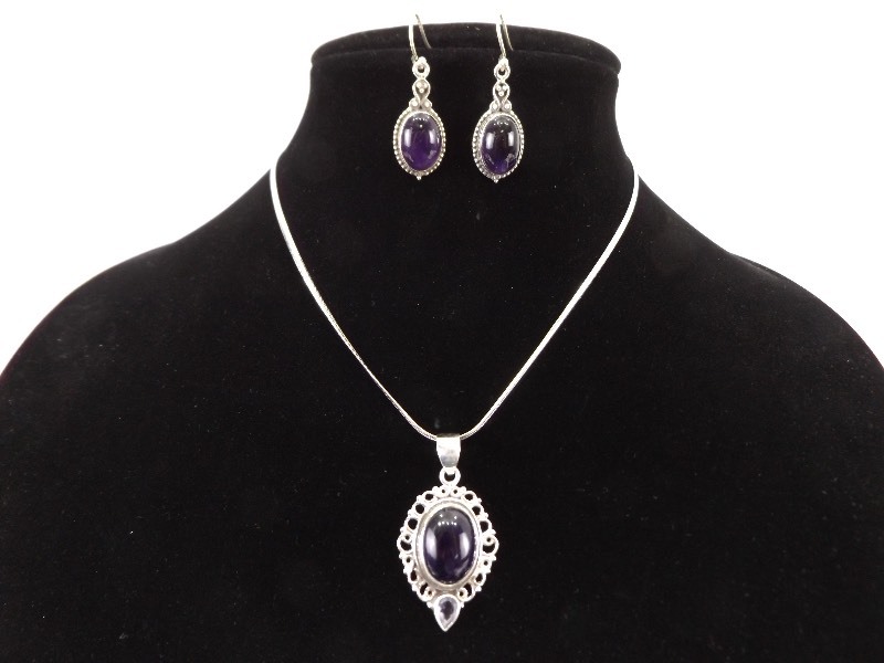lot 21 image: .925 Sterling Silver Amethyst NecklacePendant and Earring Set