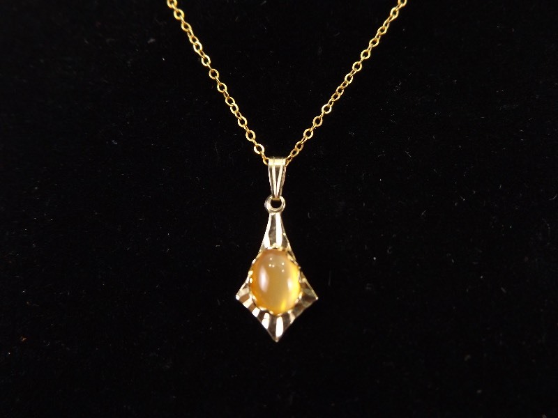 lot 39 image: 12k Gold Fill Citrine Cabochon Pendant and Necklace
