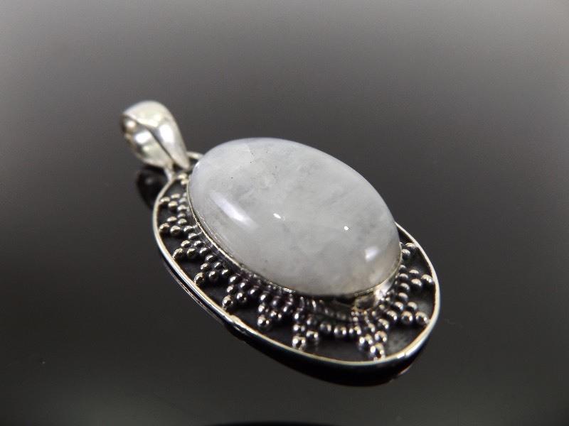 lot 47 image: .925 Sterling Silver Blue Fire Cabochon Moonstone Pendant