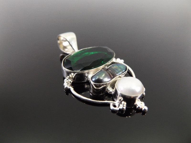 lot 50 image: .925 Sterling Silver Faceted Diopside, Biua Pearl, and White River Pearl Pendant