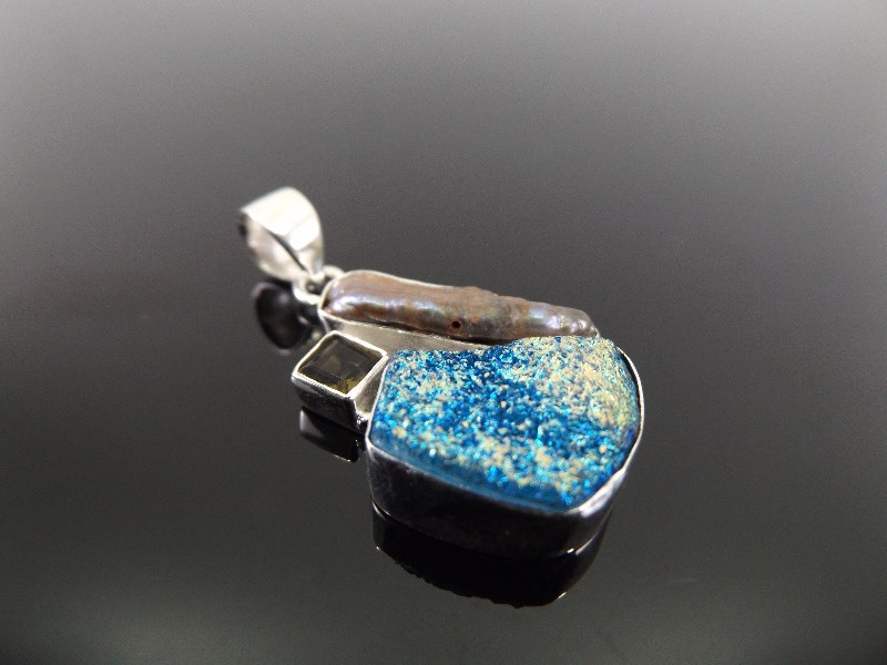 lot 53 image: .925 Sterling Silver Titanium Druzy with Bilua Pearl, and Amethyst Pendant