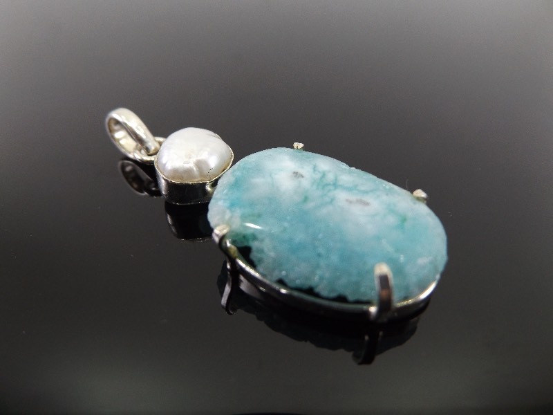 lot 51 image: .925 Sterling Silver Sky Blue Solar Quartz and White River Pearl Pendant
