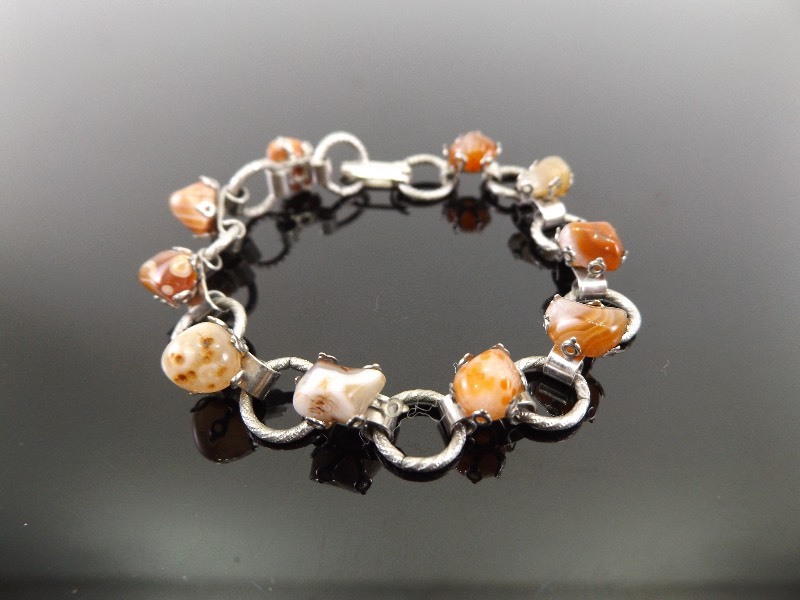 lot 59 image: .925 Sterling Silver Agate Bracelet