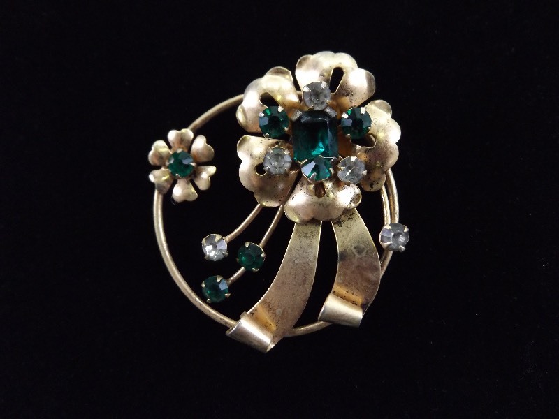 lot 63 image: Vintage .925 Sterling Silver Rhinestone Brooch