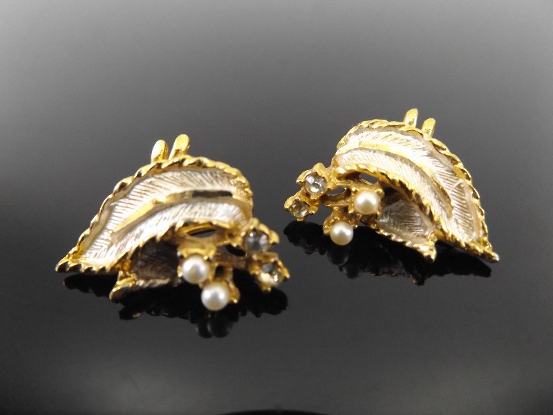 lot 80 image: Vintage BSK Gold with Pearl and Crystal Accent Earrings