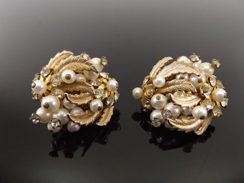lot 81 image: Vintage Alice Caviness Gold with Pearls and Rhinestone Earrings