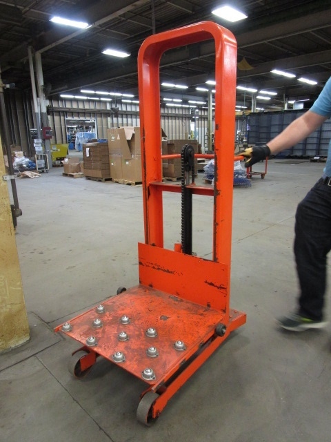 ROLLING LIFT TABLE
