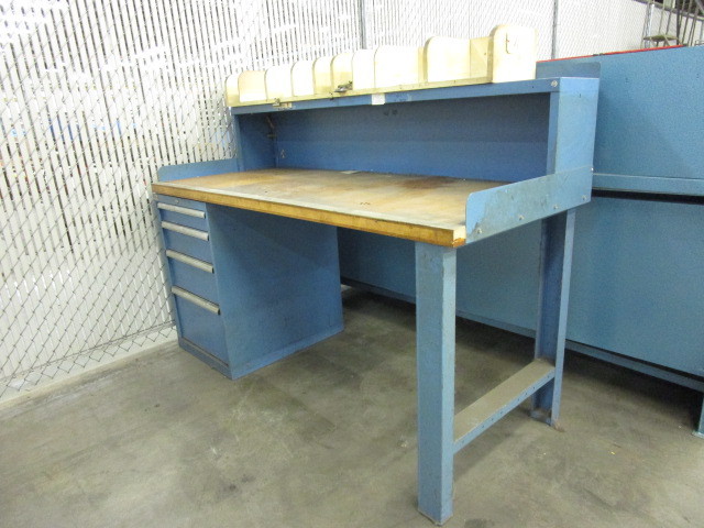 STEEL WORKSTATION