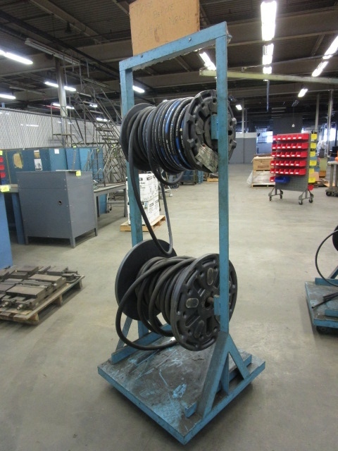 HYDRAULIC HOSE WITH ROLLING RACK.