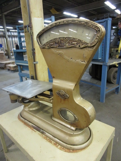 VINTAGE ORNATE TOLEDO SCALE