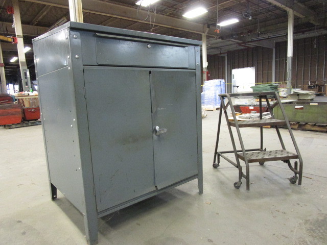 STEEL WORKSTATION SHORT ROLLING STAIRS