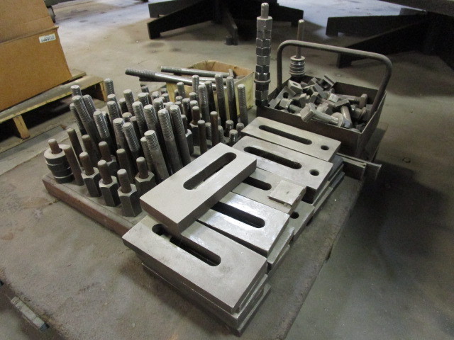 PALLET OF MILL CLAMPS
