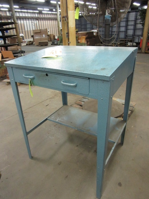 STANDING DESK